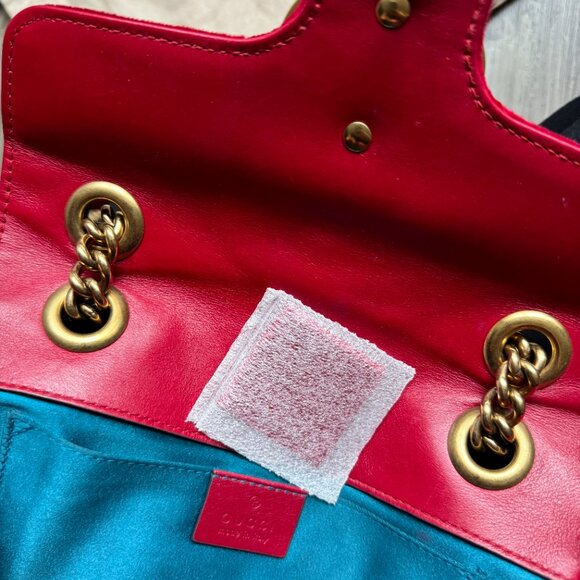 GUCCI - MATELASSE -VELVET HIBISCUS RED GC MARMONT MINI FLAP BAG - Picture 10 of 13